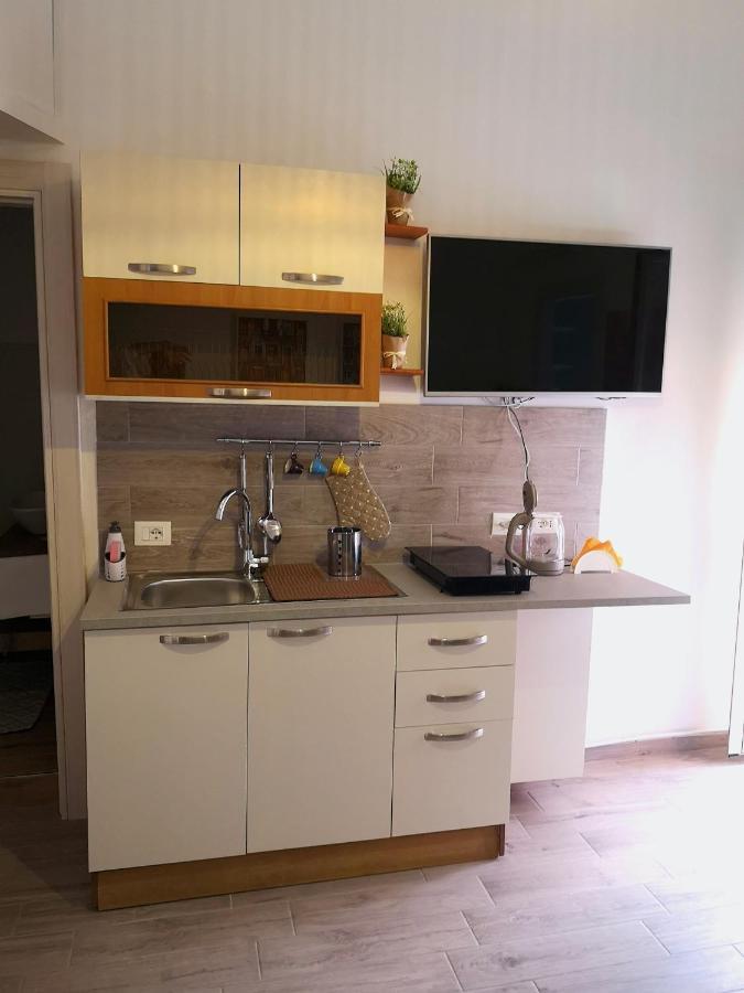 Brutia Mom&Son Bed & Breakfast โกเซนซา ภายนอก รูปภาพ